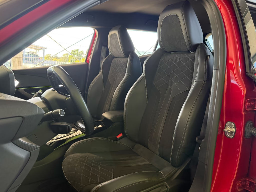 Peugeot e-2008