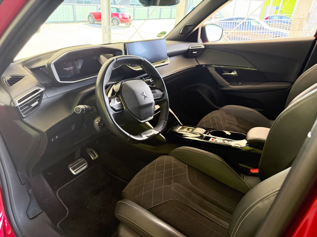 Peugeot e-2008