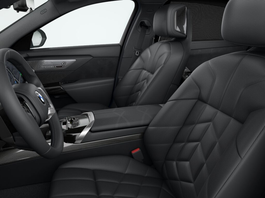 BMW i7
