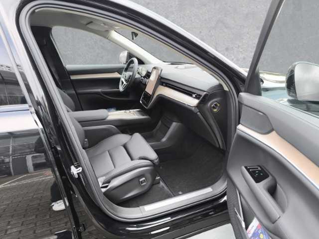 Volvo EX90