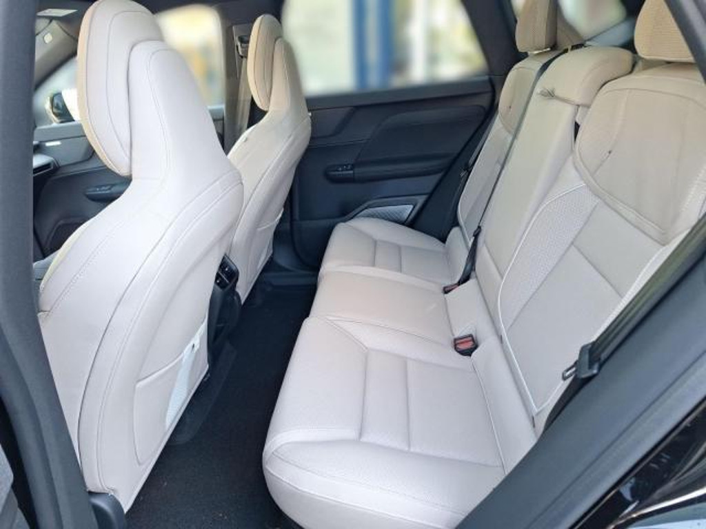 Volvo EX60