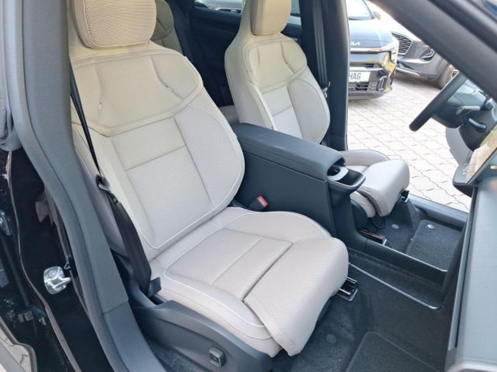 Volvo EX60