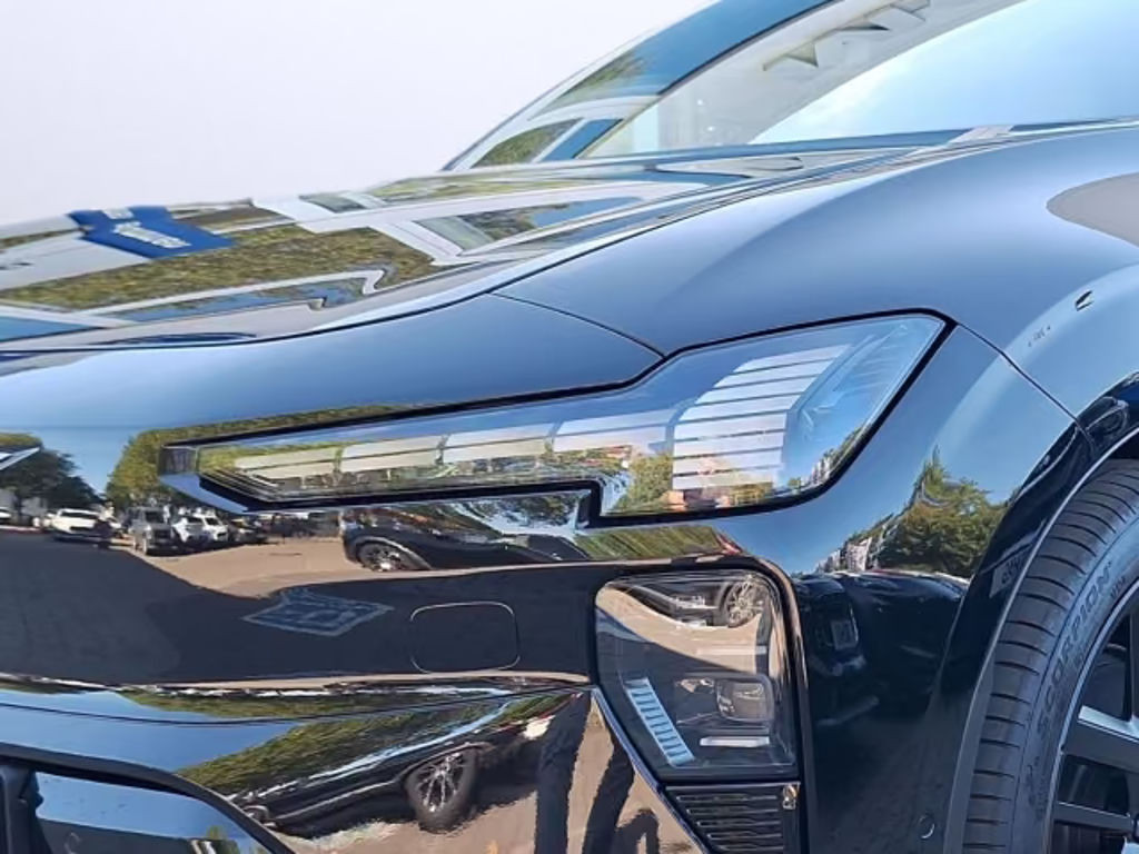 Volvo EX60