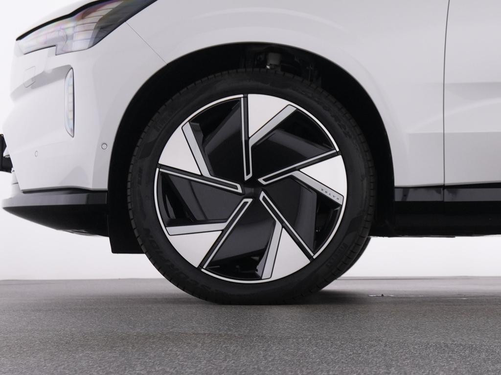 Volvo EX90