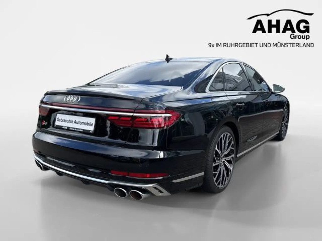 Audi S8