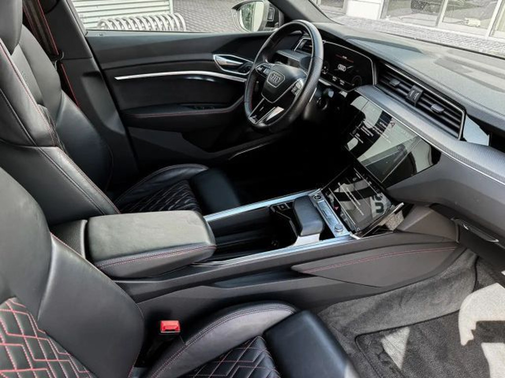 Audi Q8 e-tron