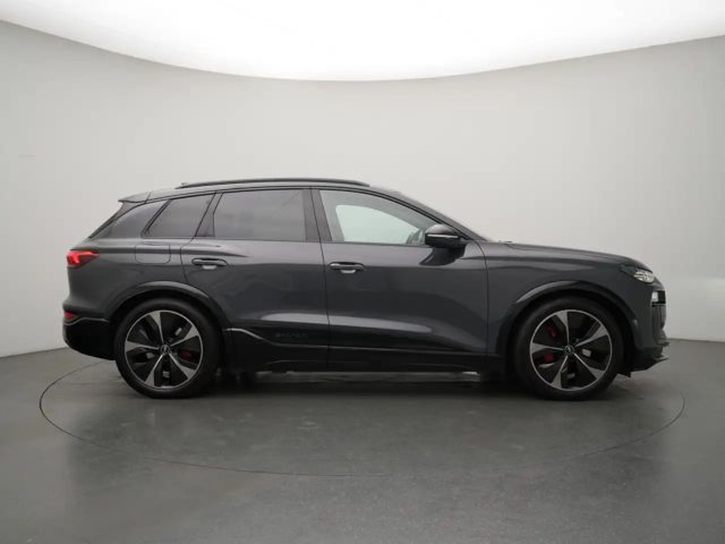 Audi SQ6 e-tron