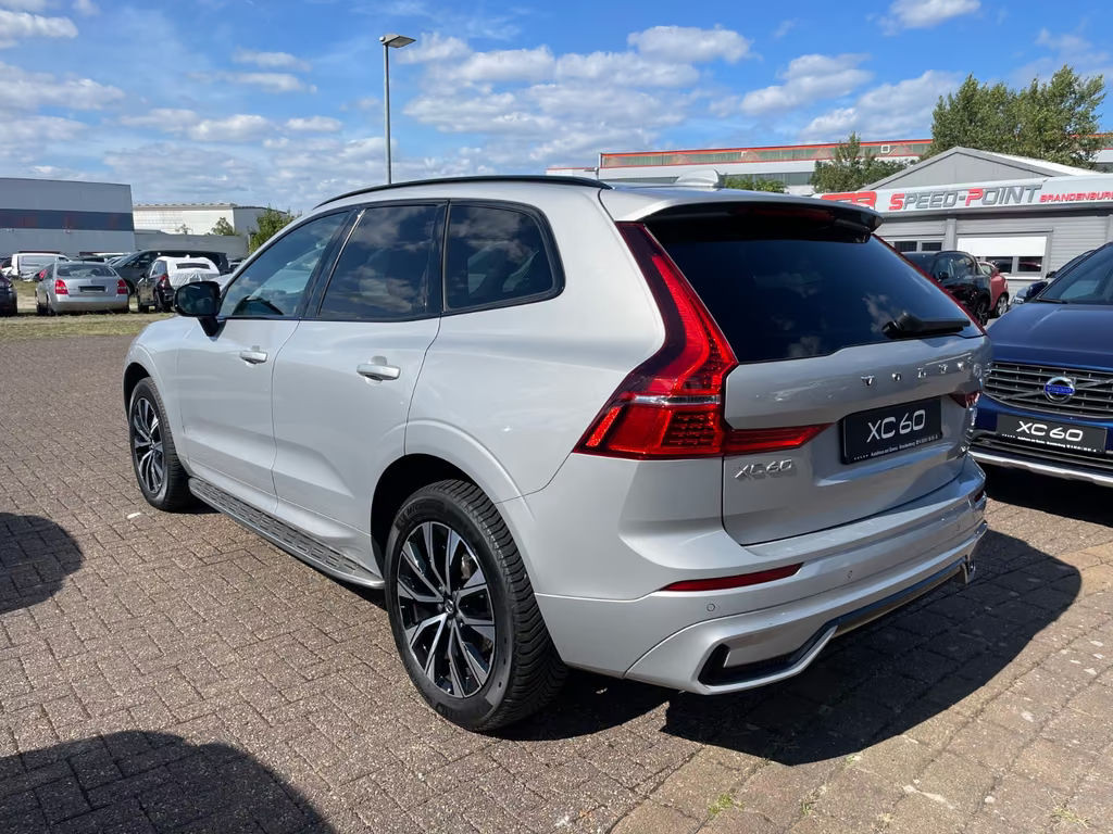 Volvo XC60 Plus Dark