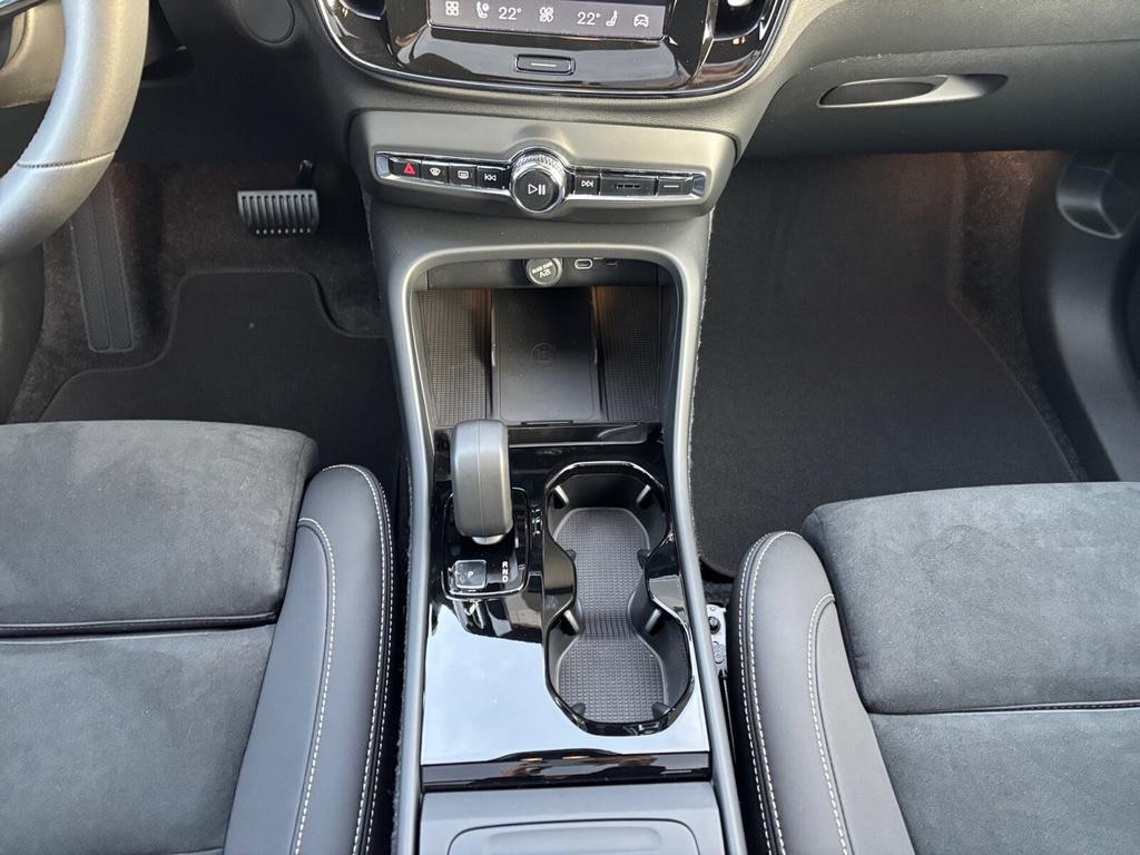 Volvo EX40