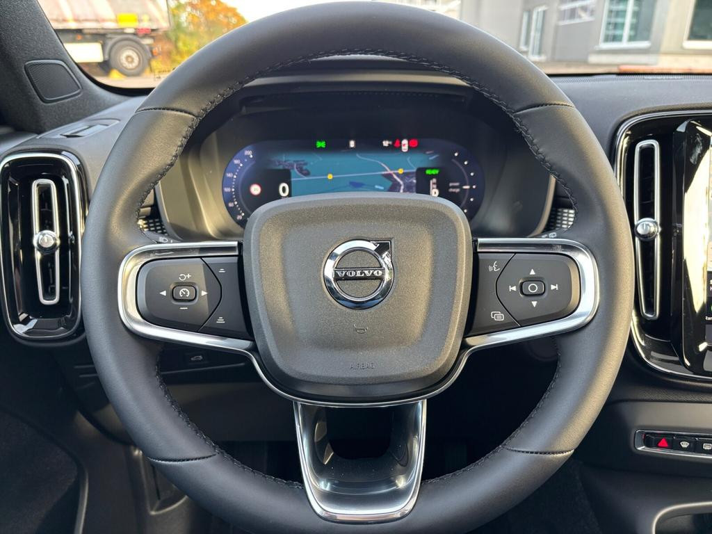 Volvo EX40