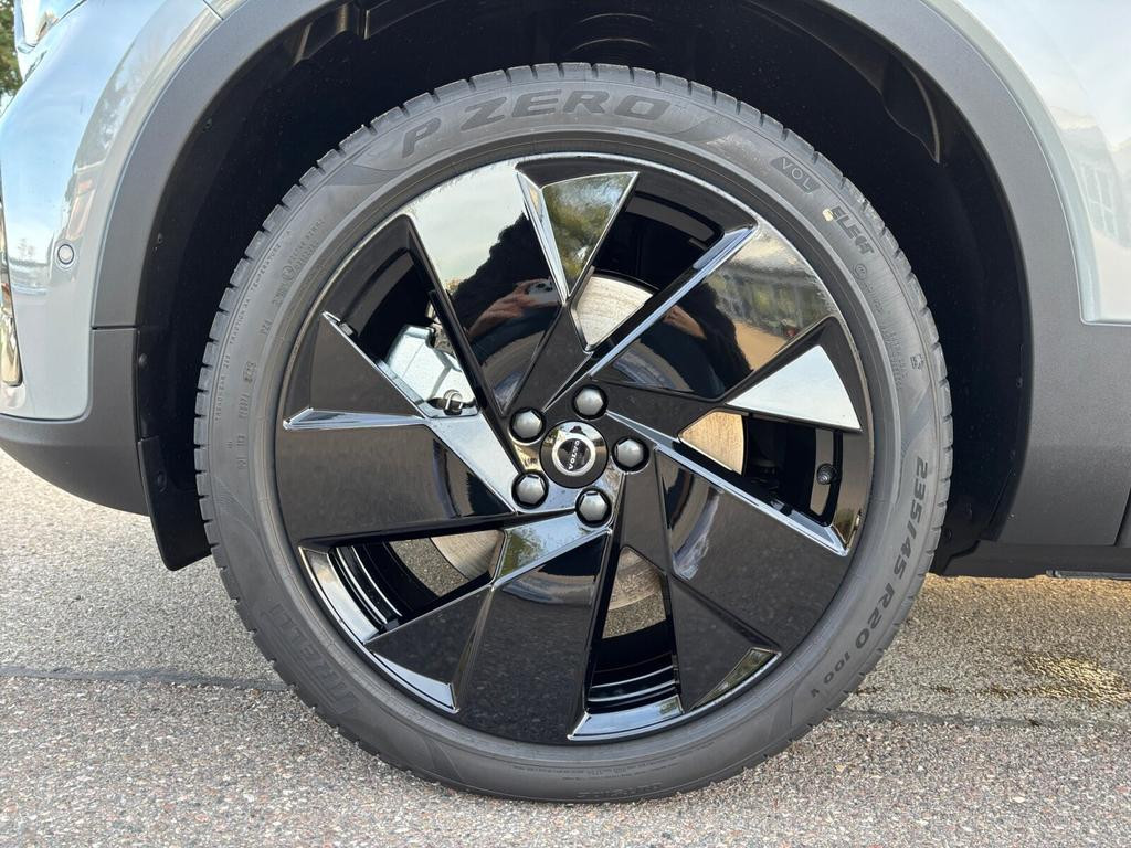 Volvo EX40