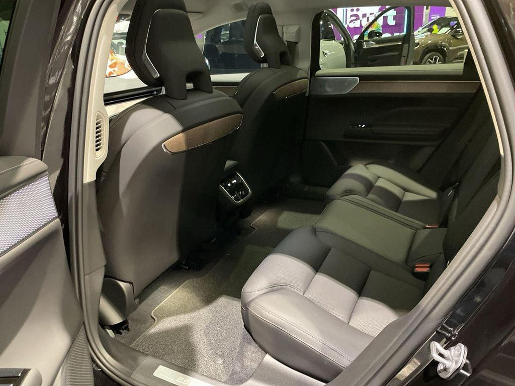 Volvo ES90