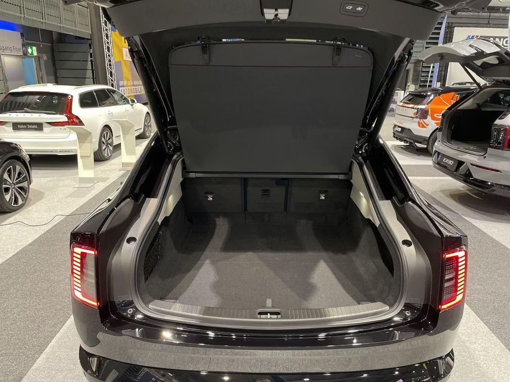 Volvo ES90