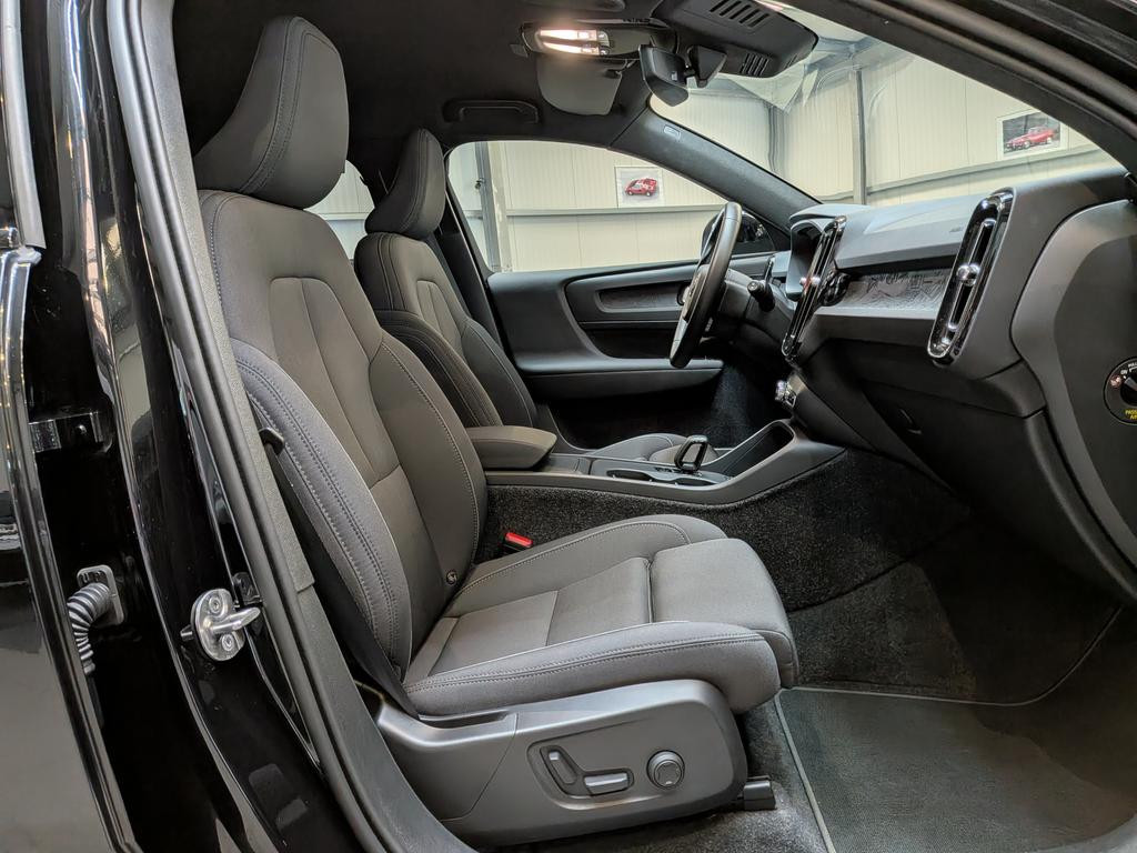 Volvo EX40