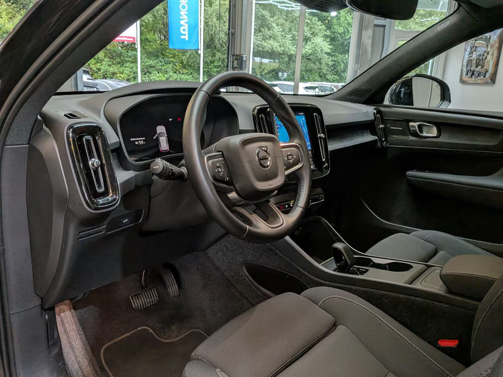 Volvo EX40