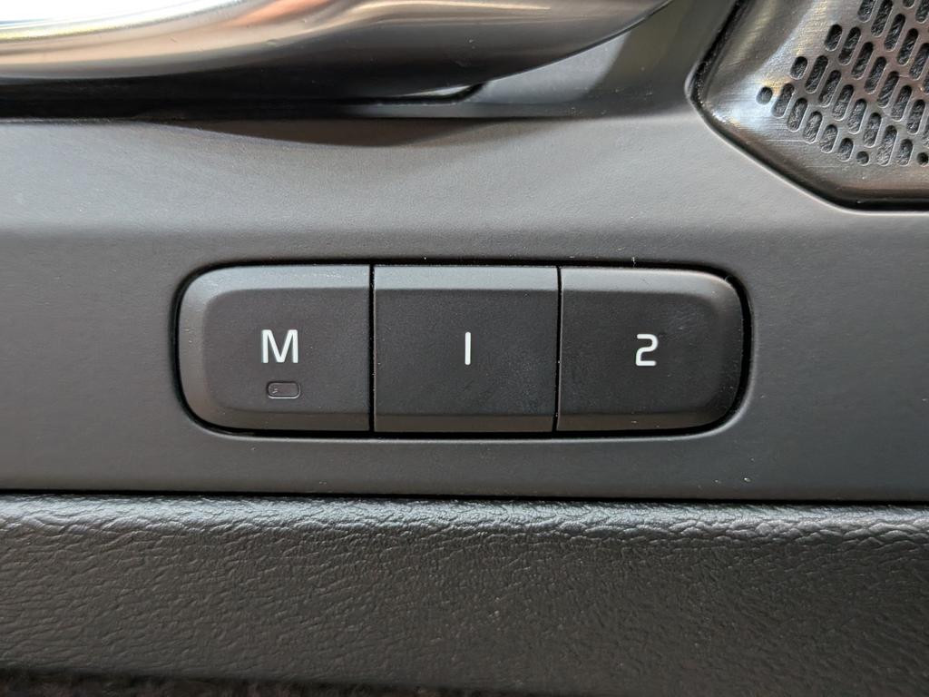 Volvo EX40