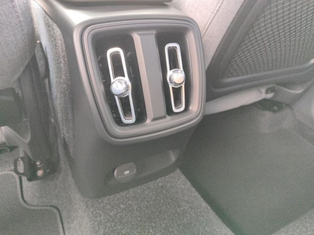 Volvo EX40