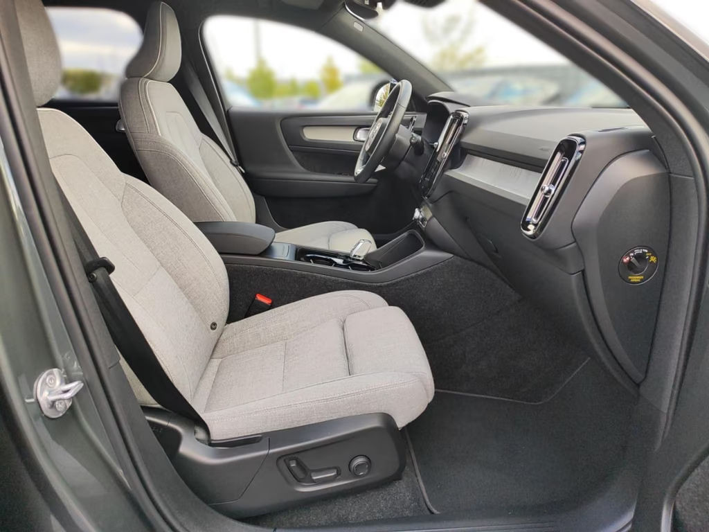 Volvo EX40