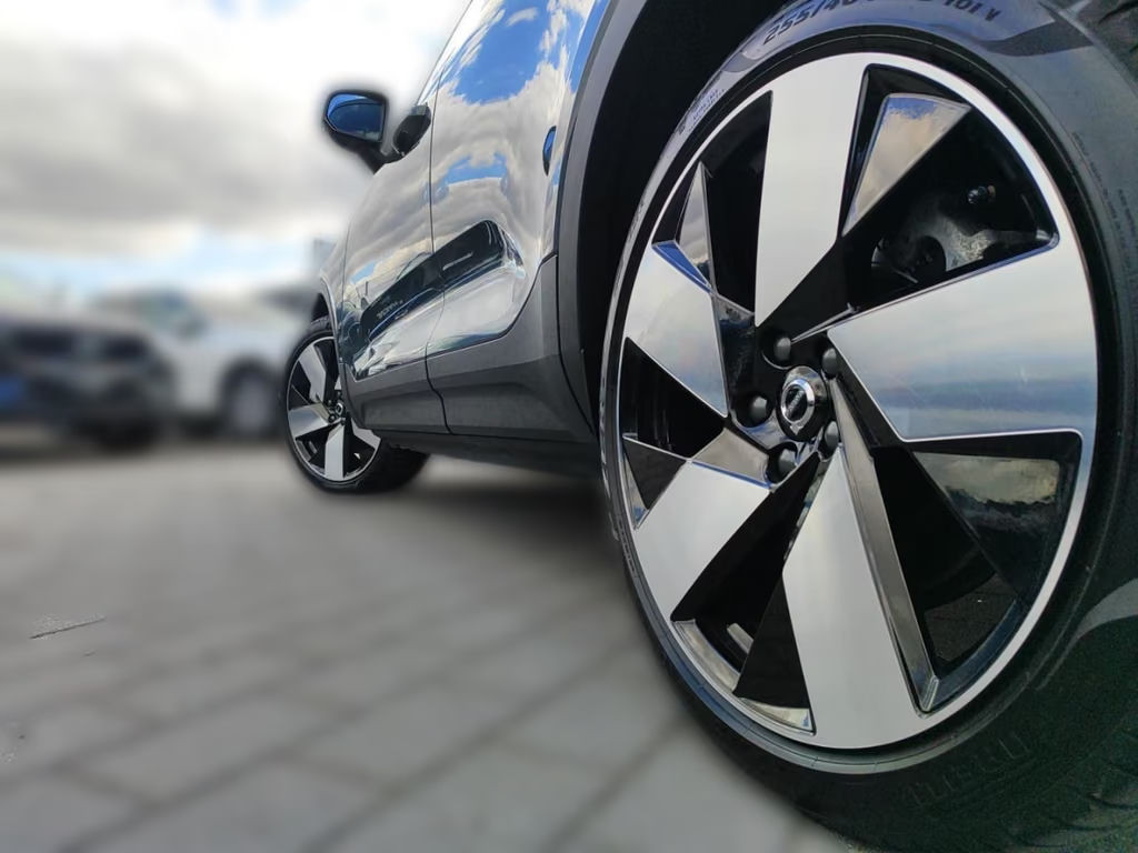 Volvo EX40