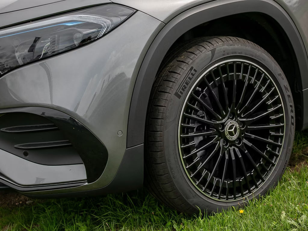 Mercedes-Benz E-Klasse EQB AMG Line Premium 250