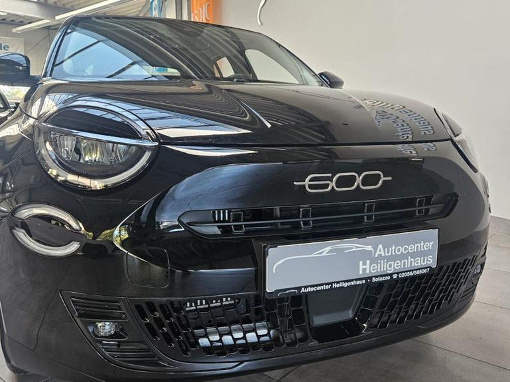 Fiat 600e 1.2 Hybrid DCT LED DAB Tempo Alufelgen PDC