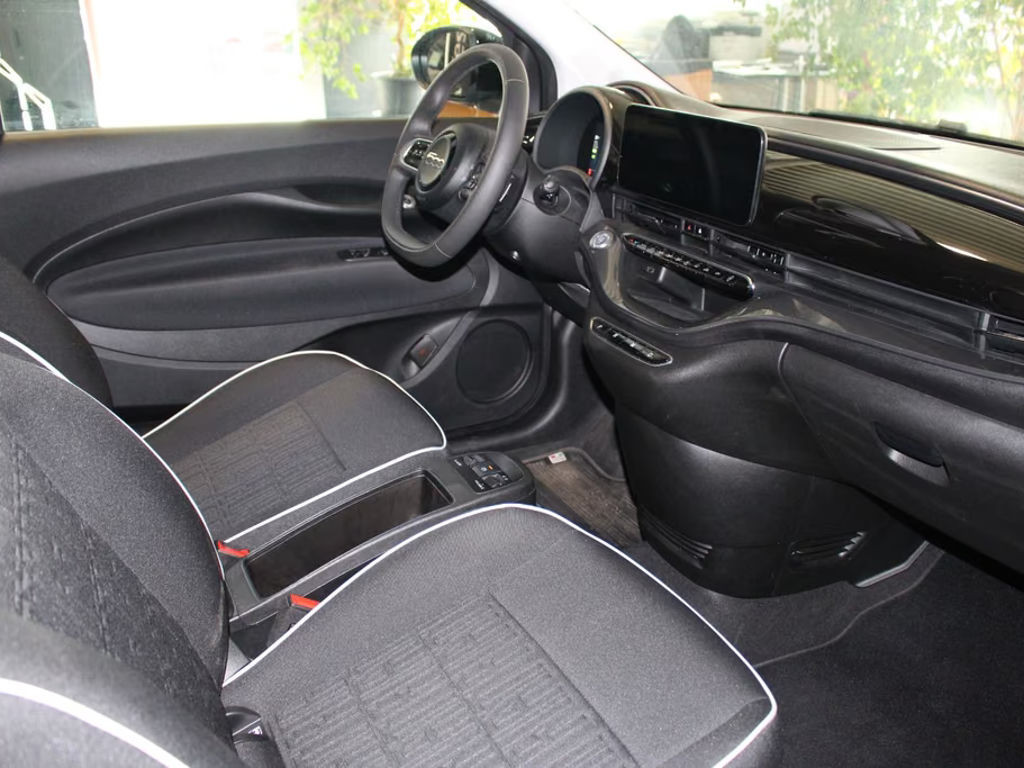 Fiat 500e CARPLAY/ SOH 95,3