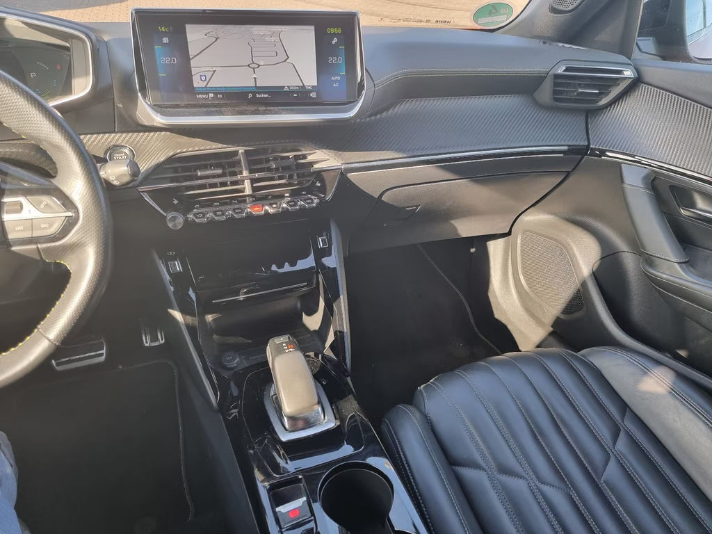 Peugeot e-2008