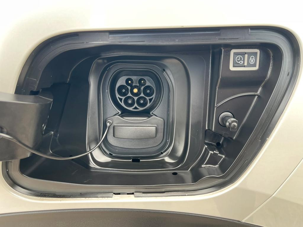 Peugeot e-2008