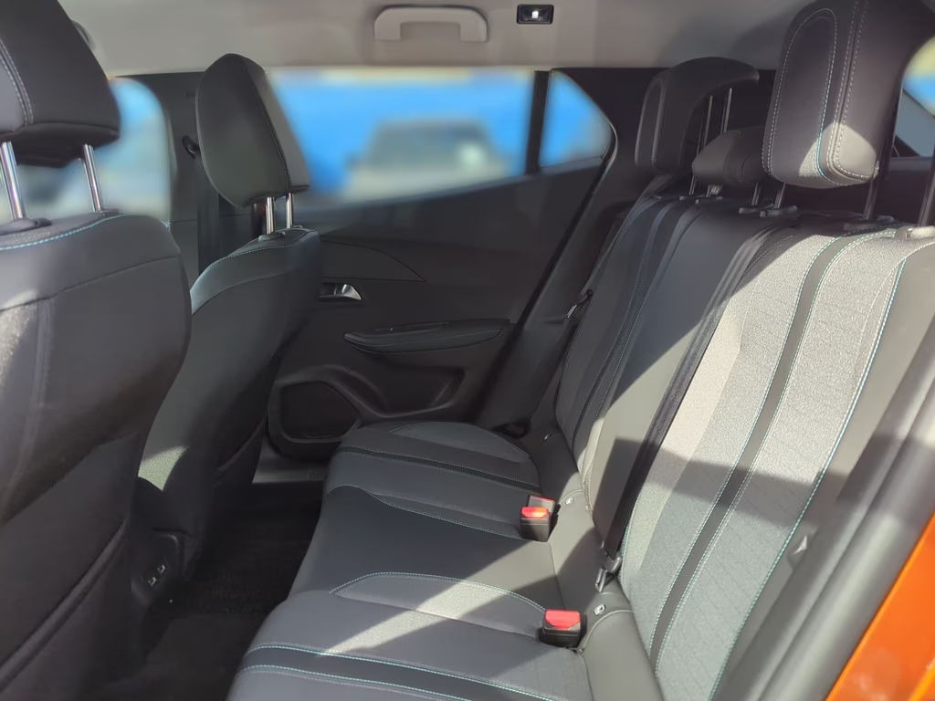 Peugeot e-2008