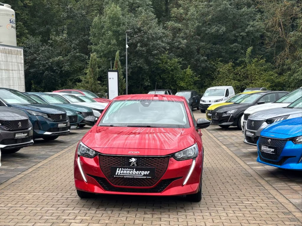 Peugeot e-208