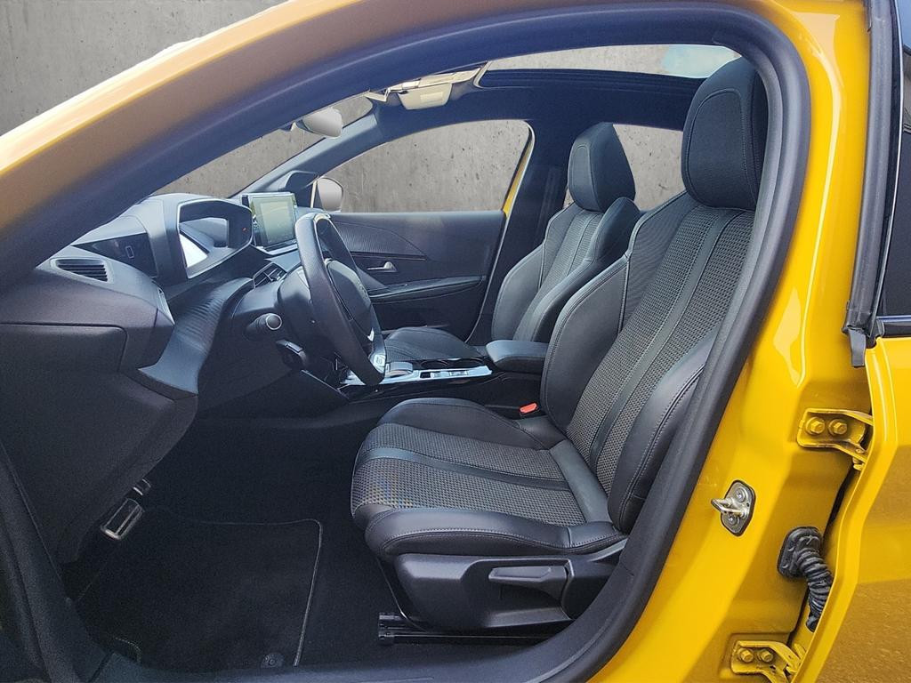 Peugeot e-208