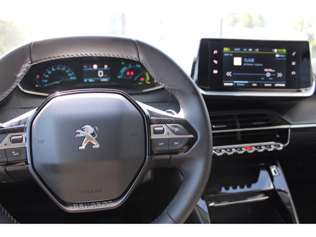 Peugeot e-208