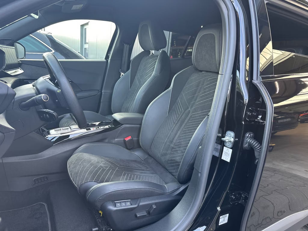 Peugeot e-2008