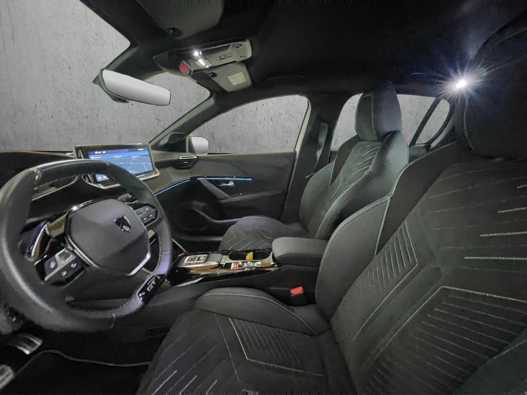 Peugeot e-208