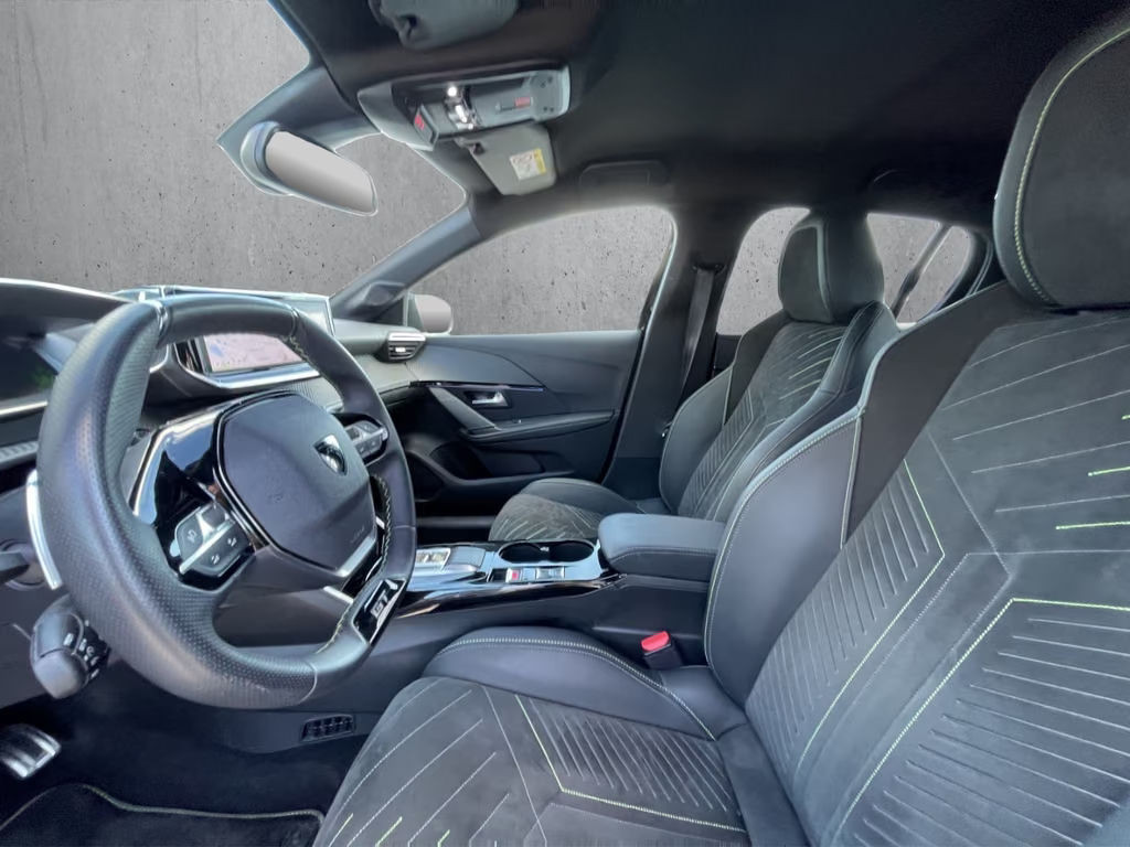 Peugeot e-208