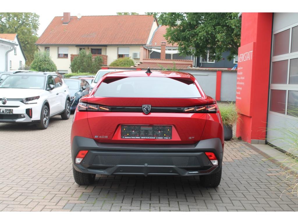 Peugeot 408