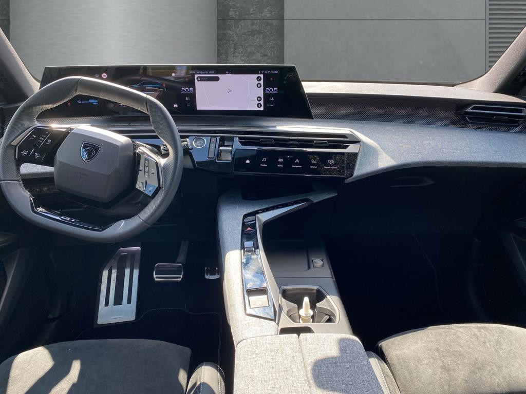 Peugeot E-3008