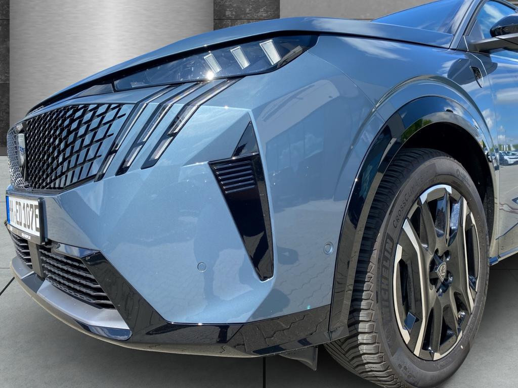 Peugeot E-3008