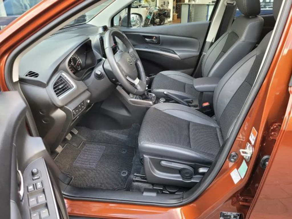 Suzuki S-Cross