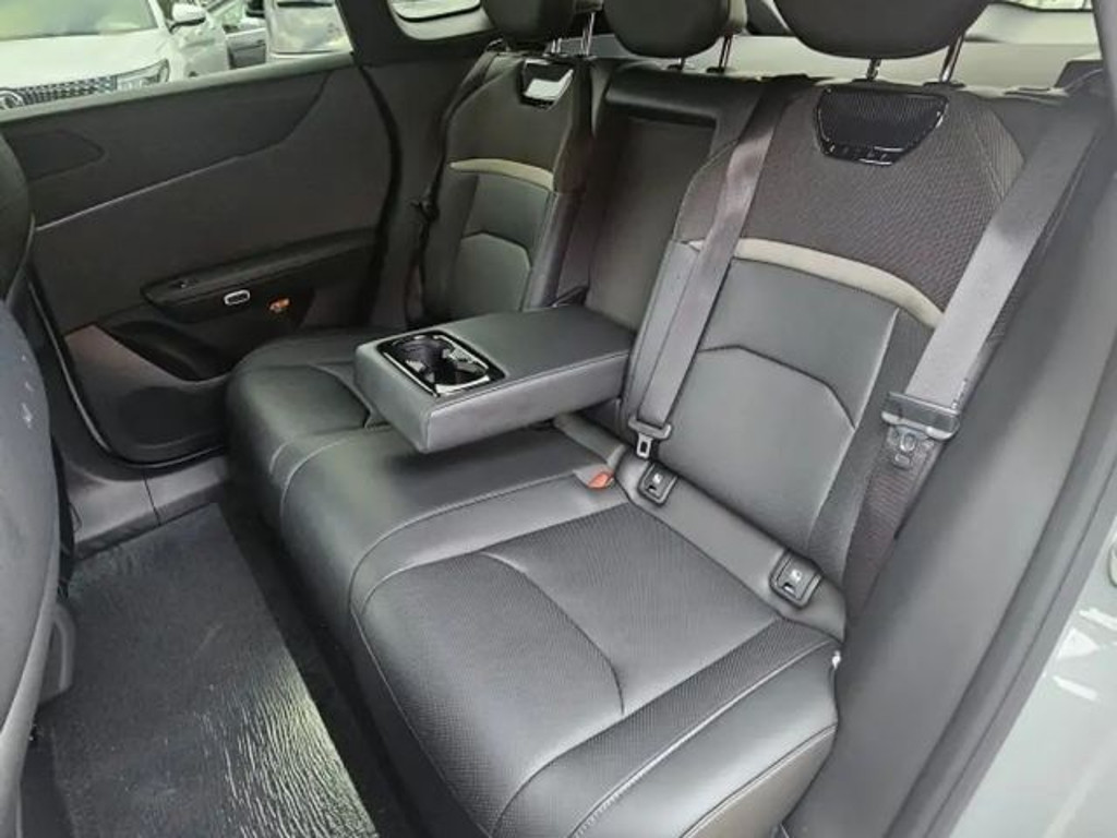 Mazda CX-6e