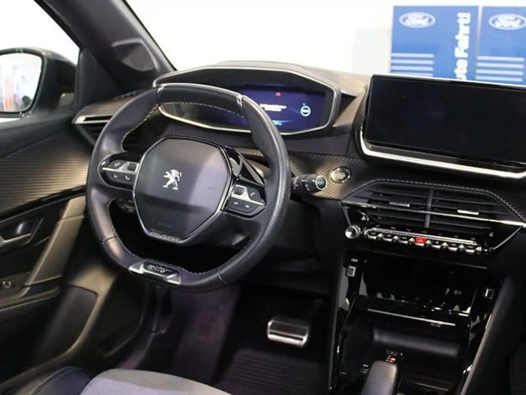 Peugeot e-208