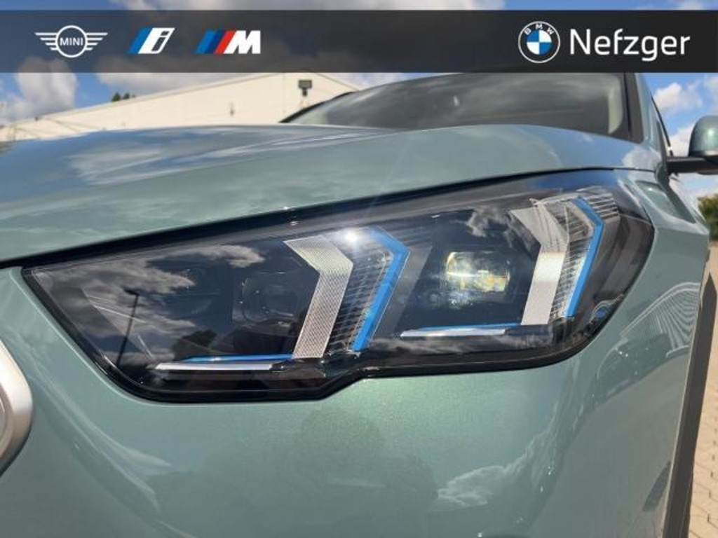 BMW iX2 xDrive30