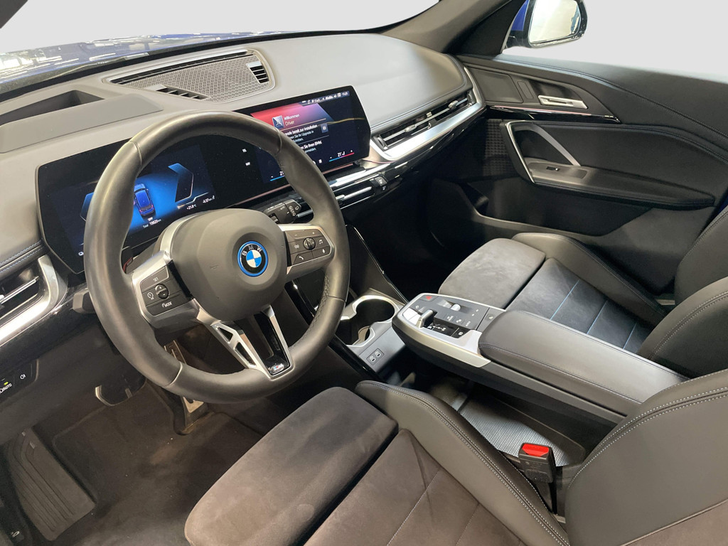 BMW iX1