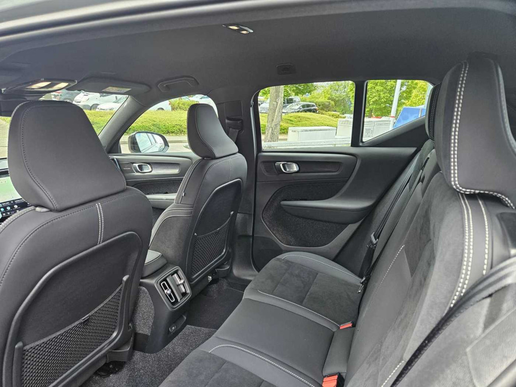 Volvo EX40