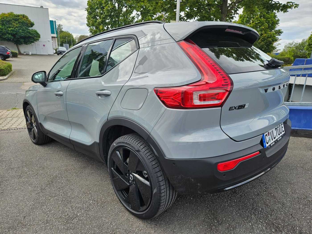Volvo EX40
