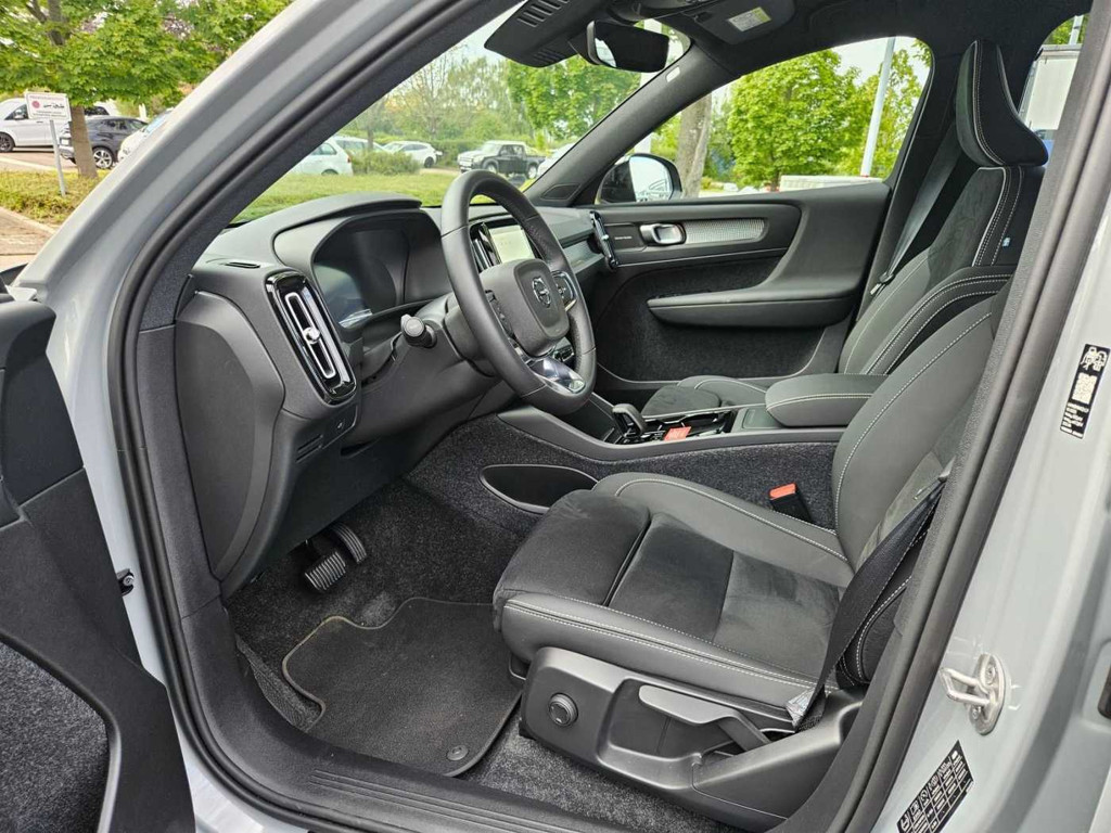 Volvo EX40