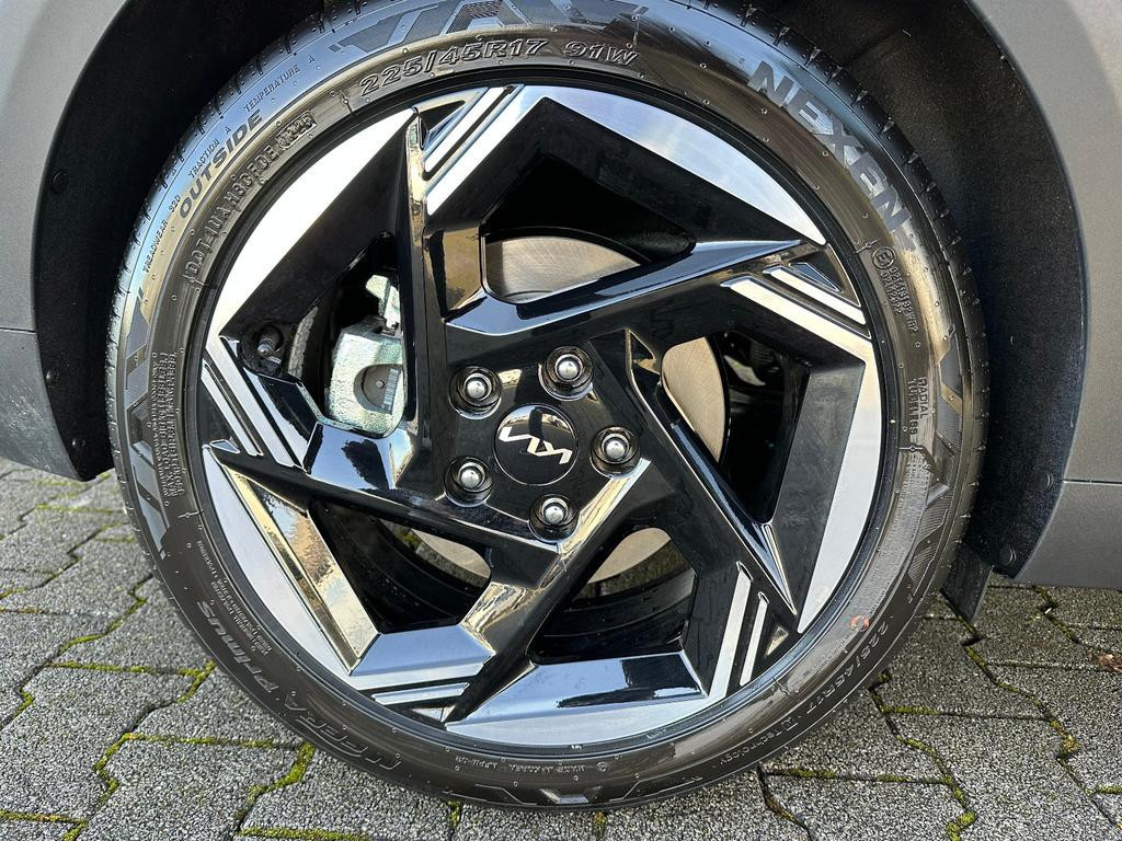 Kia K4