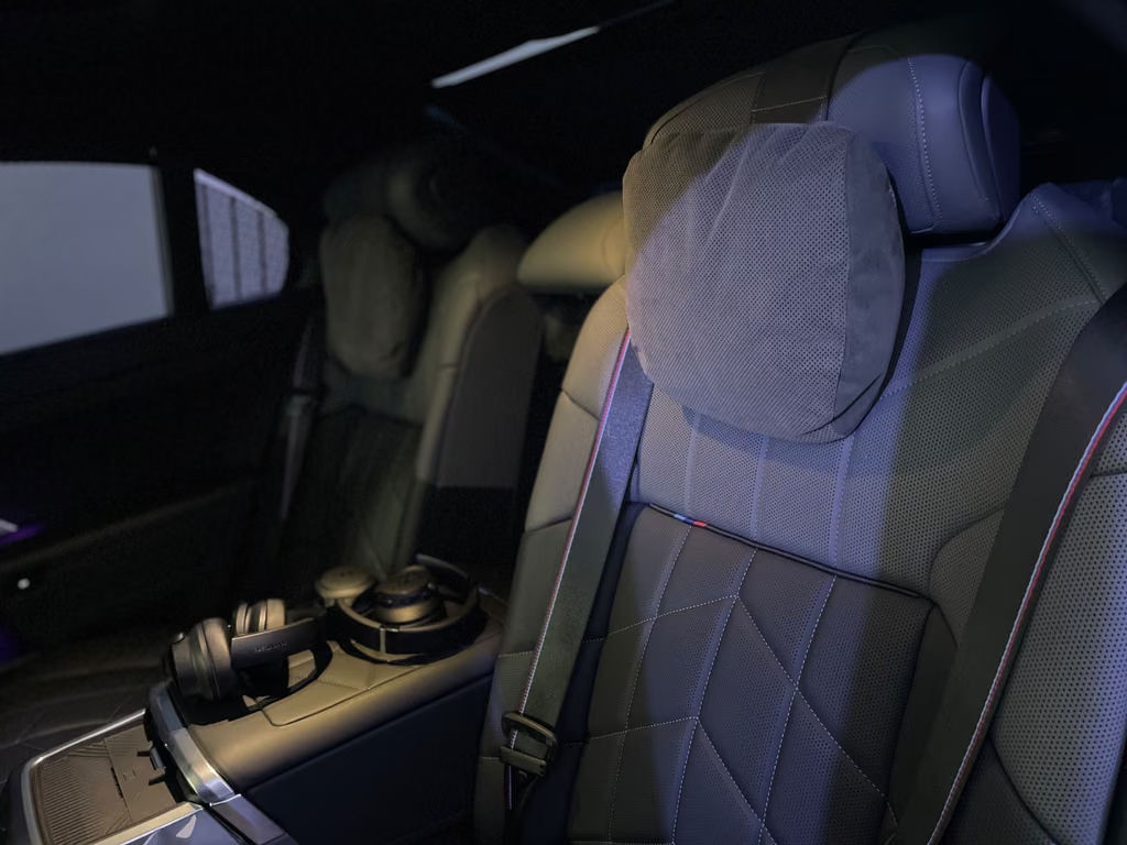 BMW i7