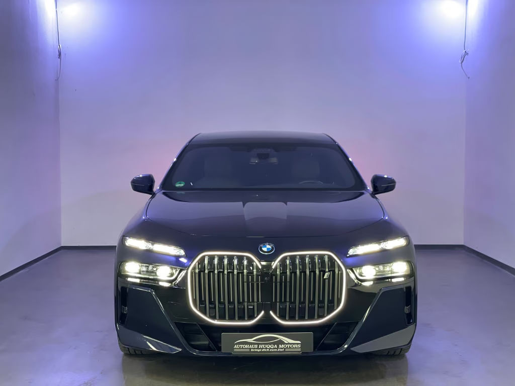 BMW i7
