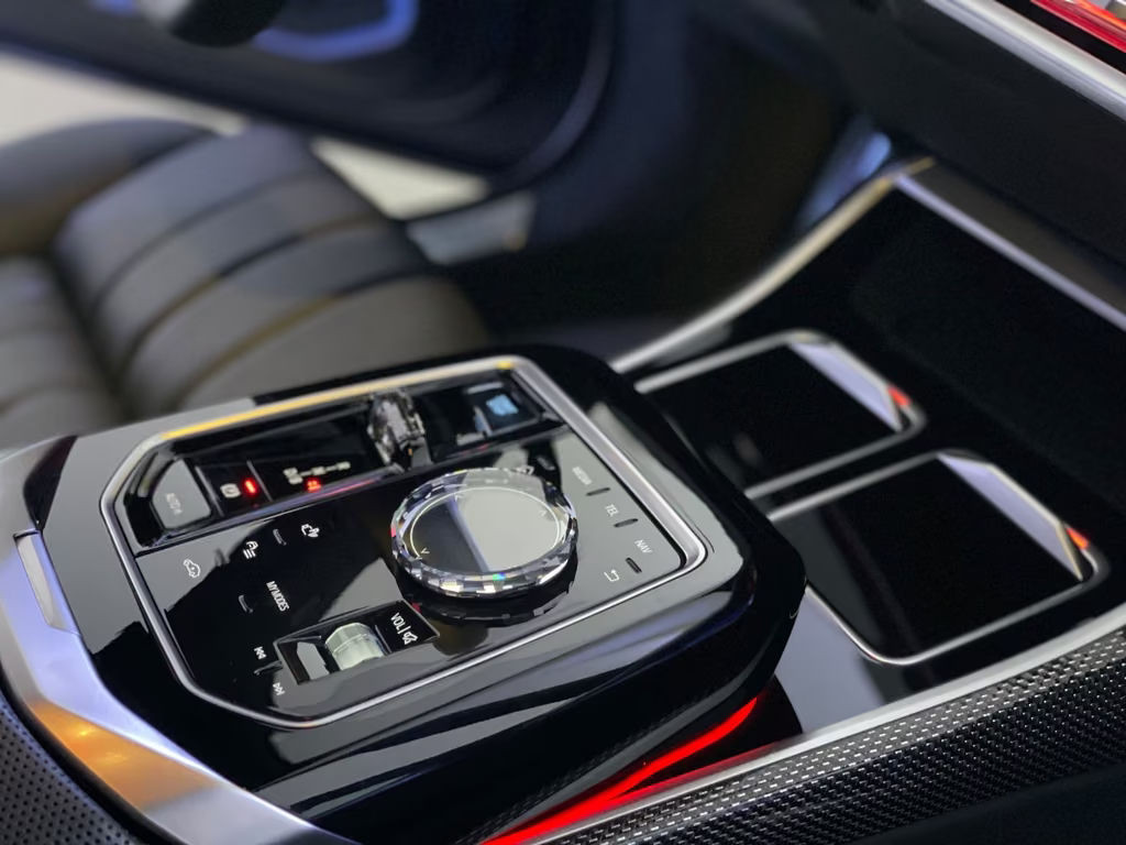 BMW i7